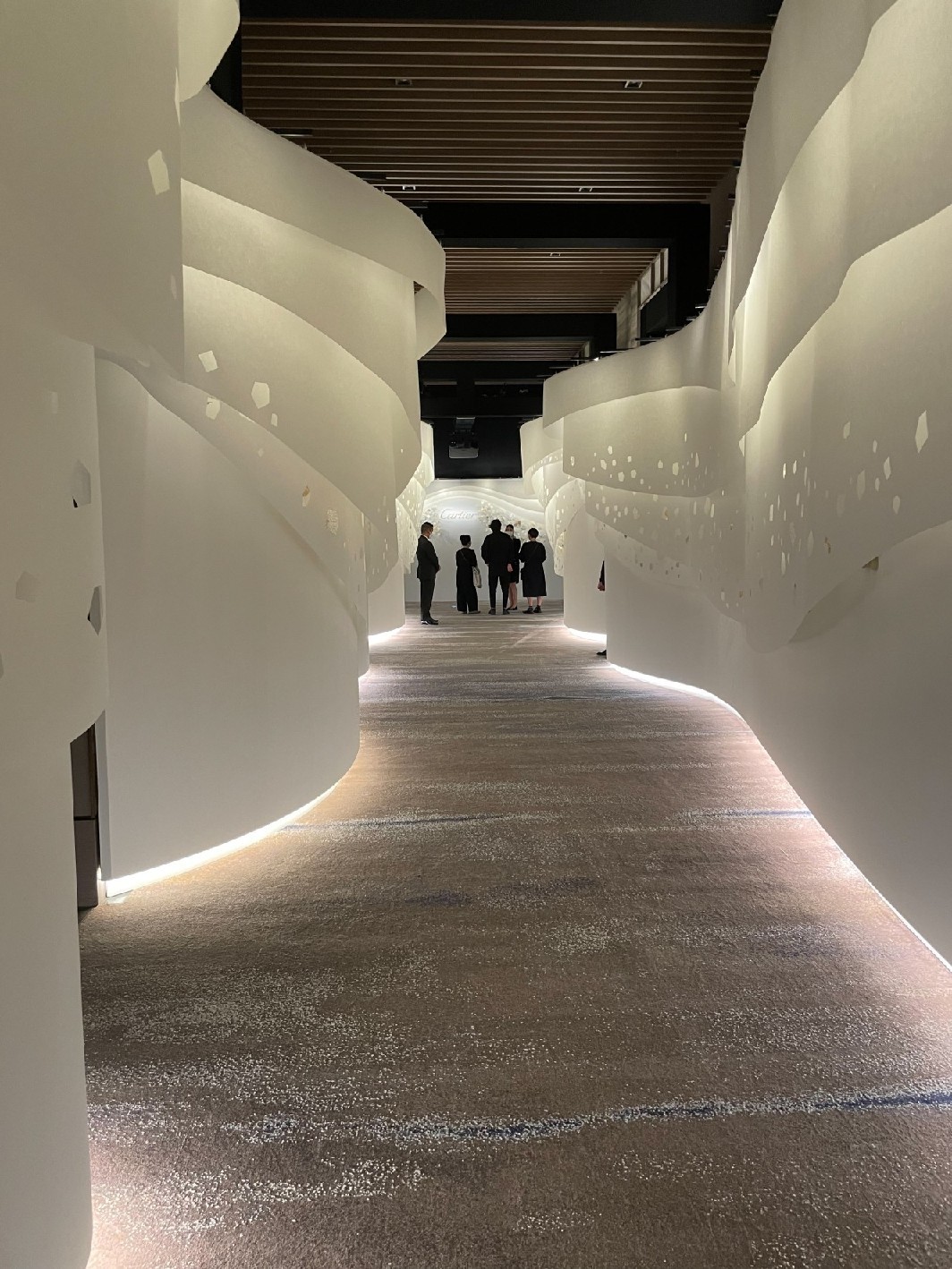 「ハイジュエリーメゾン、カルティエー魅惑の世界」@フォーシーズンズホテル東京大手町♪_d0339889_19325055.jpg