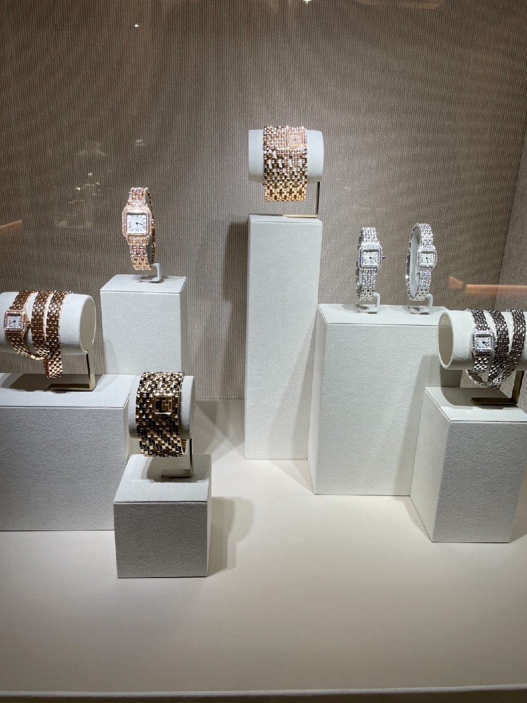 「ハイジュエリーメゾン、カルティエー魅惑の世界」@フォーシーズンズホテル東京大手町♪_d0339889_19344577.jpg