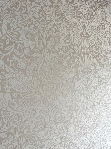 壁紙『ピュアモリス』の『いちご泥棒』 by interior styling of bright_c0157866_11470096.jpg