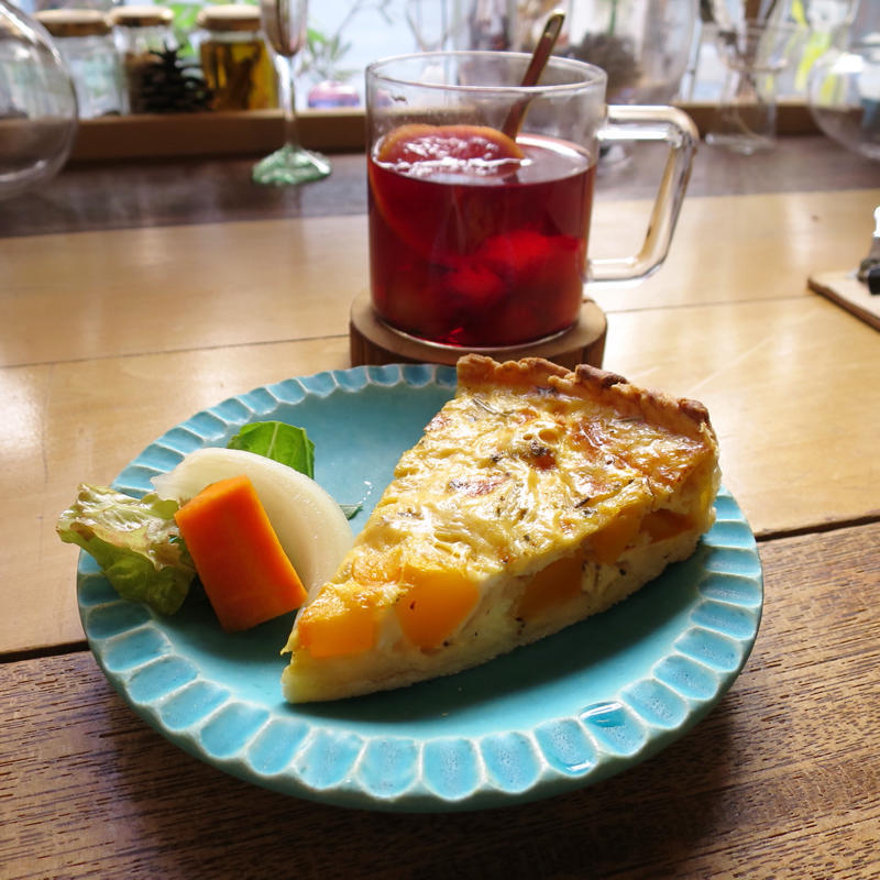 「サテライトキッチン」でキッシュをいただきながら作戦会議_c0060143_21314036.jpg