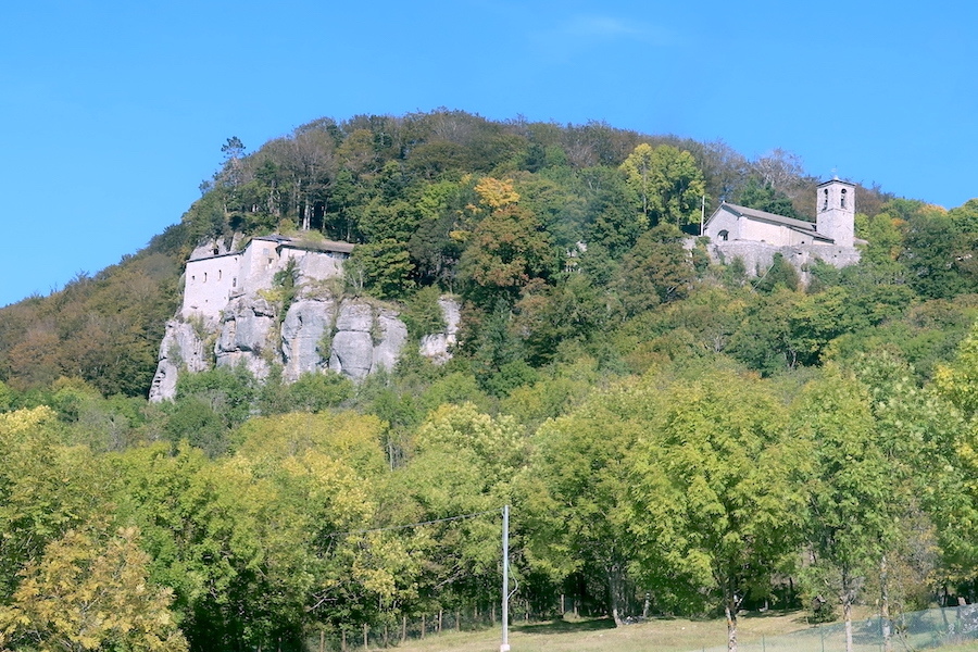 紅葉を宝探すように歩くラヴェルナの森_f0234936_22243195.jpg