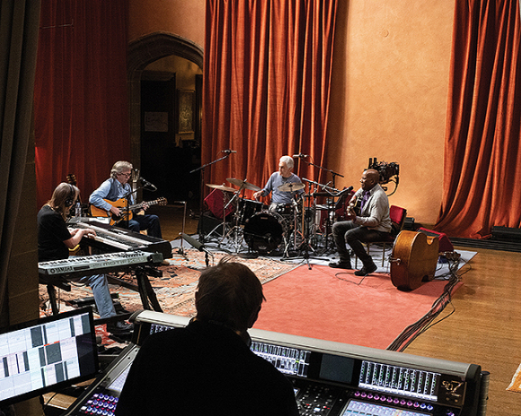 エリッククラプトン ロックダウンセッションズ  4K UHD & blu-ray Amazon.co.jp | Eric Clapton - Lady In The Balcony Lockdown