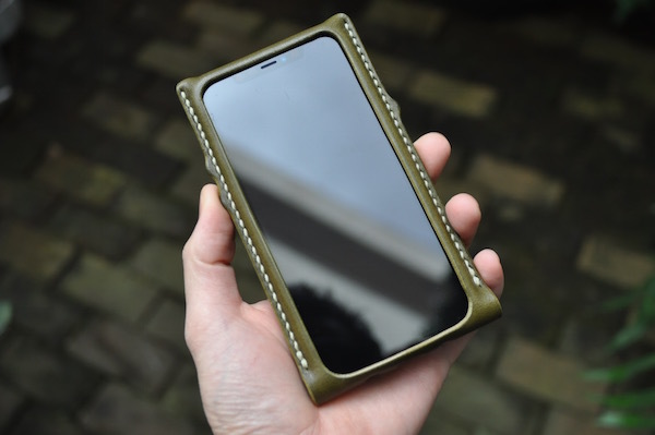 iphone 12 leather case_b0172633_00180134.jpg