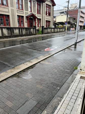 今日って雨なんや。_d0191264_12152833.jpg
