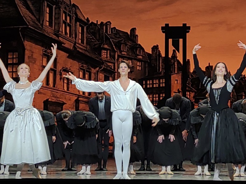 パリ国立オペラ座バレエ 赤と黒 パリ９区 Ballet De L Opera De Paris Le Rouge Et Le Noir パリのおいしい日々４