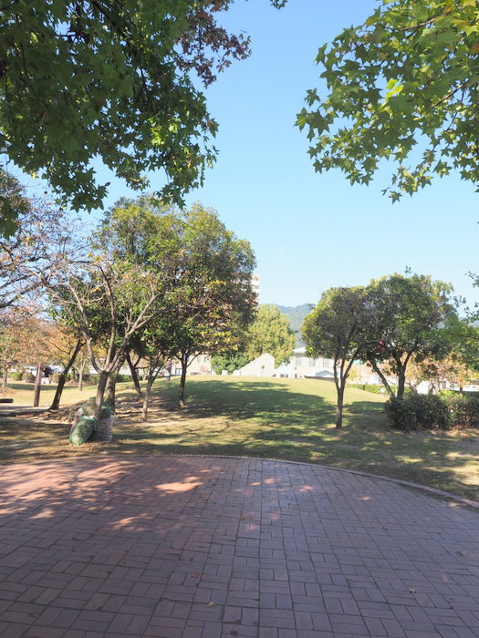 佐伯区民文化センター&五日市中央公園_c0116915_23574639.jpg