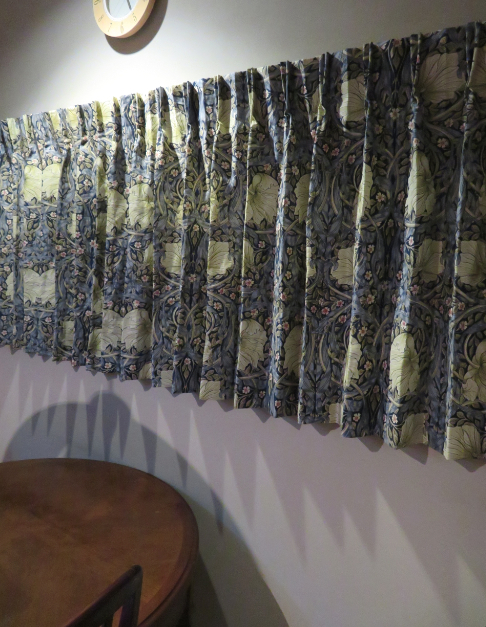 モリスのカーテン『ピンパーネル』を納めました　by interior styling of bright_c0157866_19114474.jpg