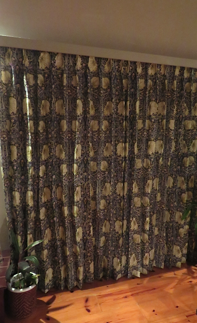 モリスのカーテン『ピンパーネル』を納めました　by interior styling of bright_c0157866_19115614.jpg