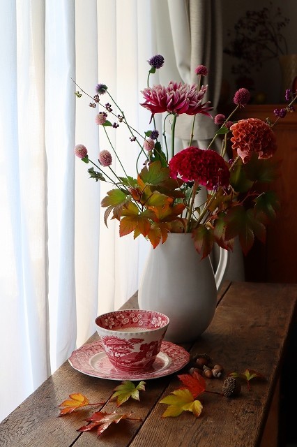 秋色の花と木苺の葉の紅葉 暮らしを紡ぐ2