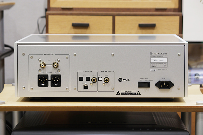 LUXMAN:「D-10X」USED入荷しました_e0404728_16343284.jpg