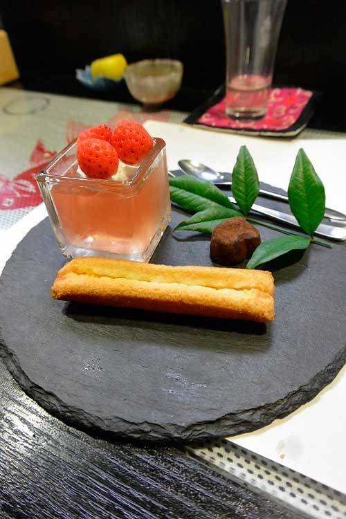 【(山梨グルメ)甲府市「くいのみ処 でめきん」・・・女将が作る見た目からして綺麗で美味しい創作料理!!】_a0005436_22093485.jpg
