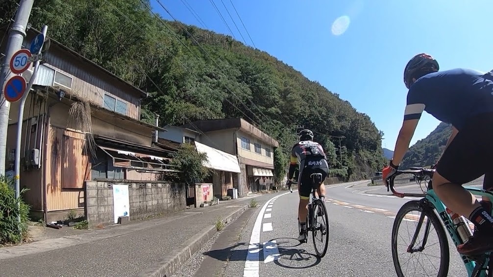スカートを履いたロードバイク女子の圧倒的な速さ 自転車コギコギ日記