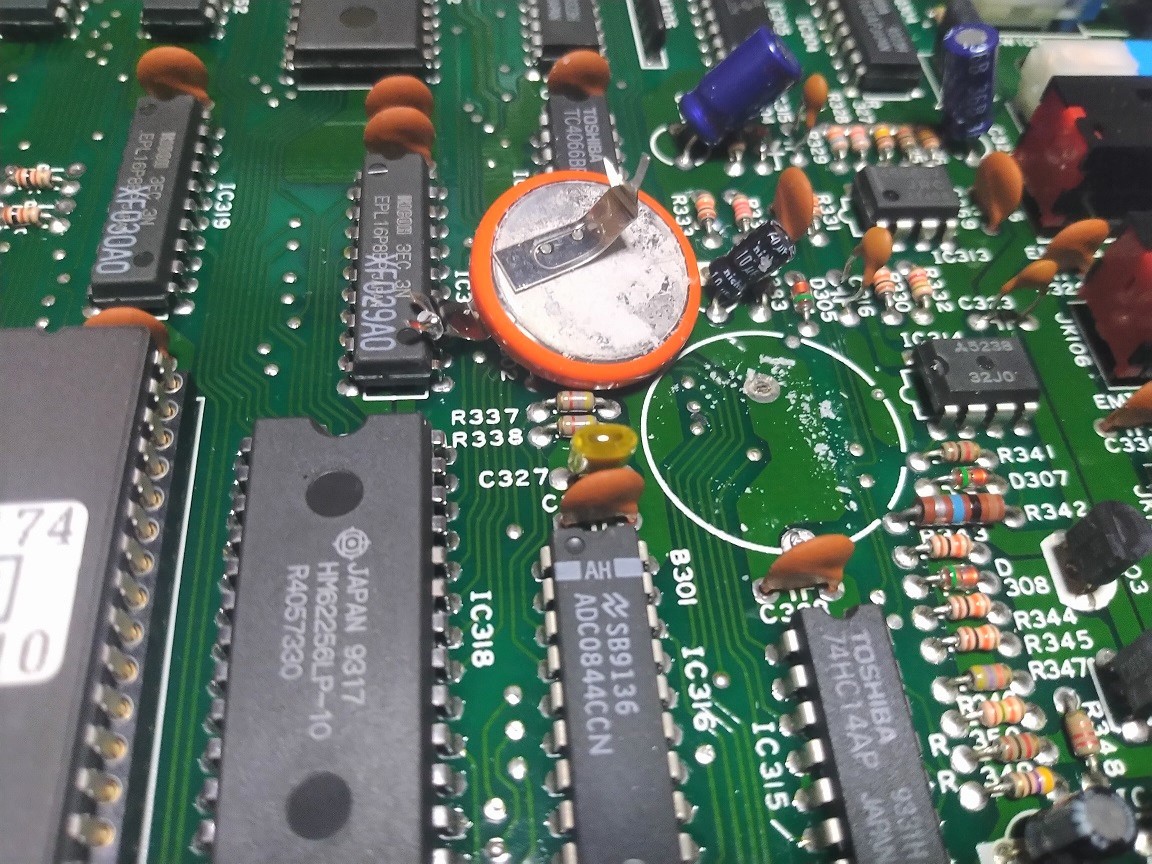 SPX1000を電池交換 : synthgeek