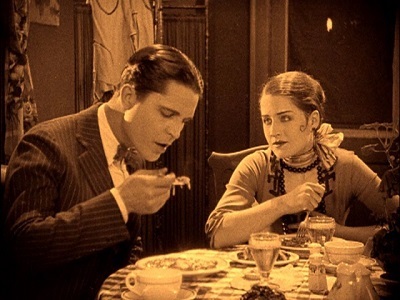 「夜の女」　Lady of the Night (1925)_f0367483_09573872.jpg