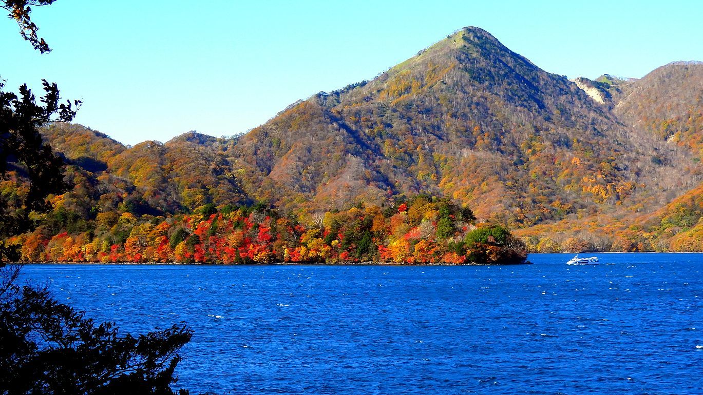 奥日光紅葉紀行２０２１（１）竜神降臨・・・歌ケ浜から英国大使館別荘記念公園まで_a0031821_10302108.jpg