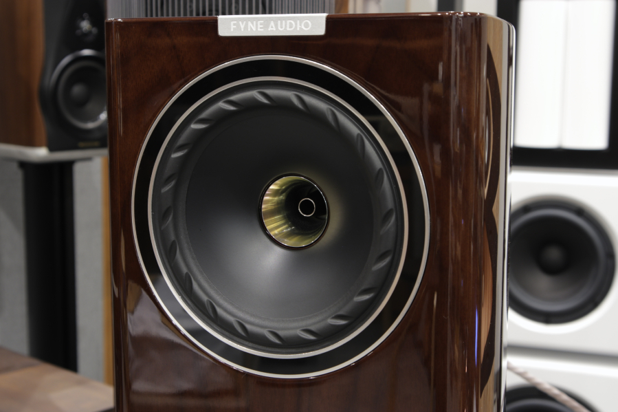 Fyne Audio:「F700」の展示をはじめました_e0404728_18135512.jpg
