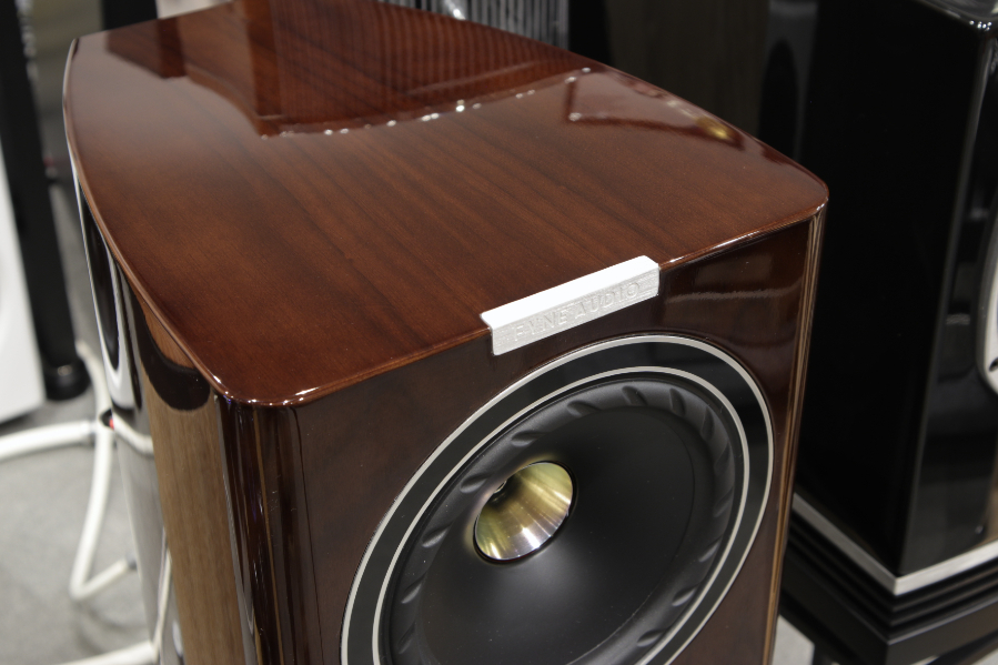 Fyne Audio:「F700」の展示をはじめました_e0404728_18135515.jpg