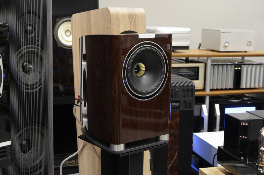 Fyne Audio:「F700」の展示をはじめました_e0404728_18135552.jpg