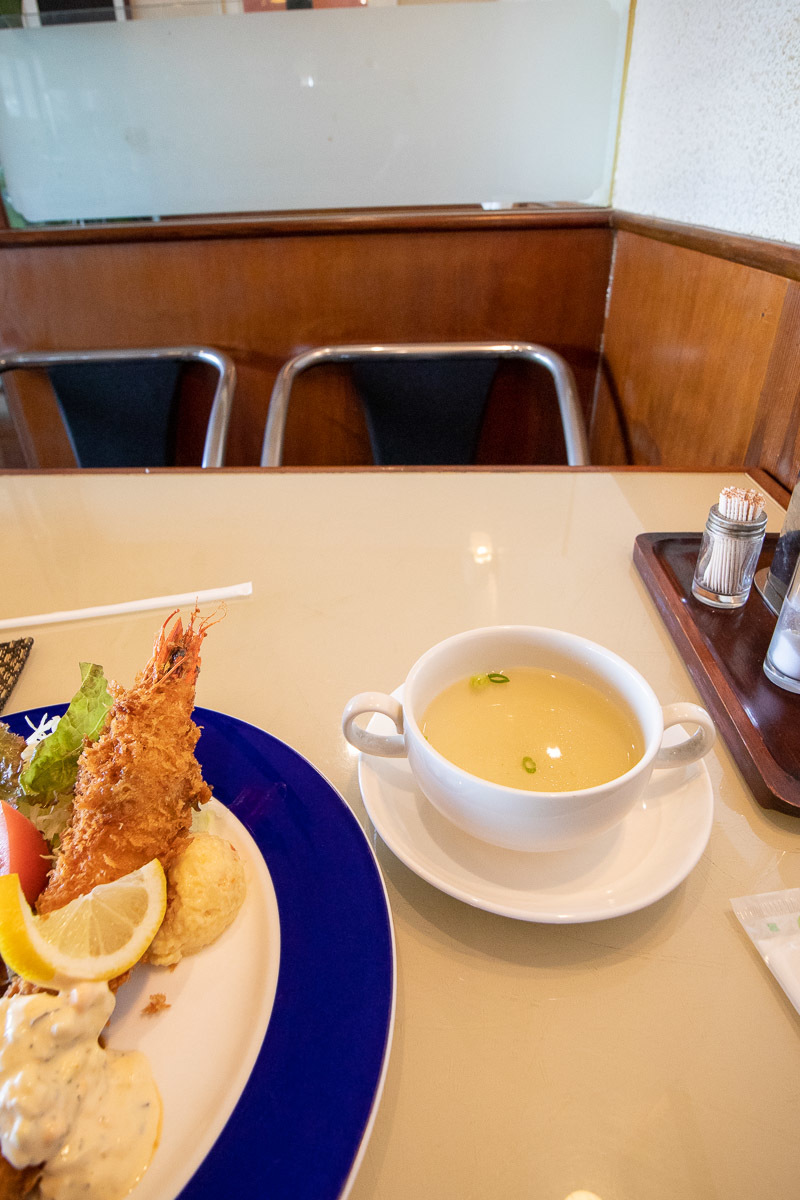 はと時計 桟橋店でハンバーグ&大エビフライセットの後は、リスボン_a0077663_15451710.jpg
