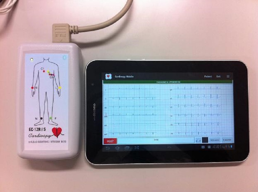 自宅療法の患者をテレワークで診察できる、12誘導心電図やバイタルサインを採集し医師へ送信できる仕組みです_c0050762_10071518.jpg