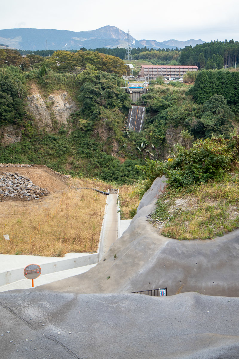 高知からグロムで行く、阿蘇の旅 その4【数鹿流崩之碑 展望所】_a0077663_00370078.jpg