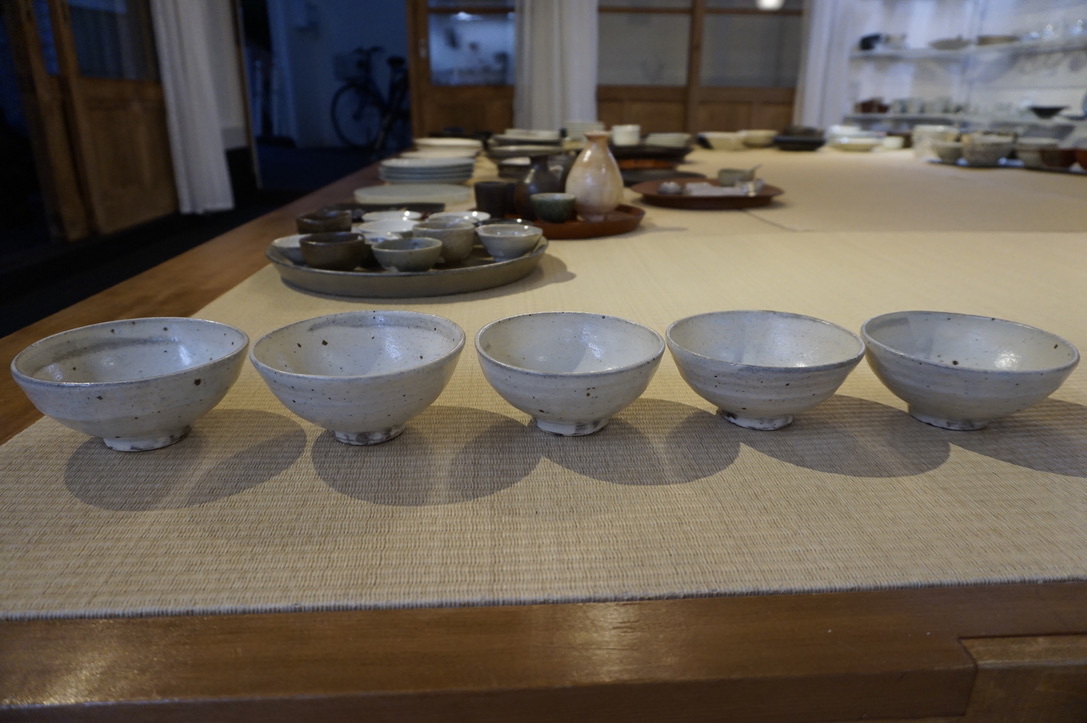 坪井俊憲さんの粉引きご飯茶碗_b0132442_17324126.jpeg