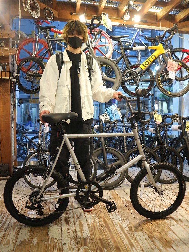 11月3日 渋谷 原宿 の自転車屋 FLAME bike前です_e0188759_18013958.jpg