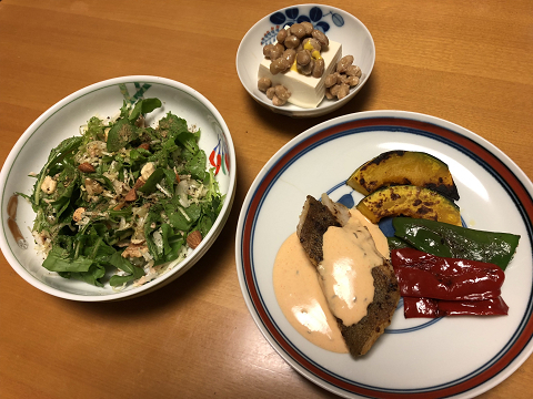 アイナメムニエルと ルッコラとキャベツのツナサラダと 納豆奴 それにお味噌汁 かやうにさふらふ