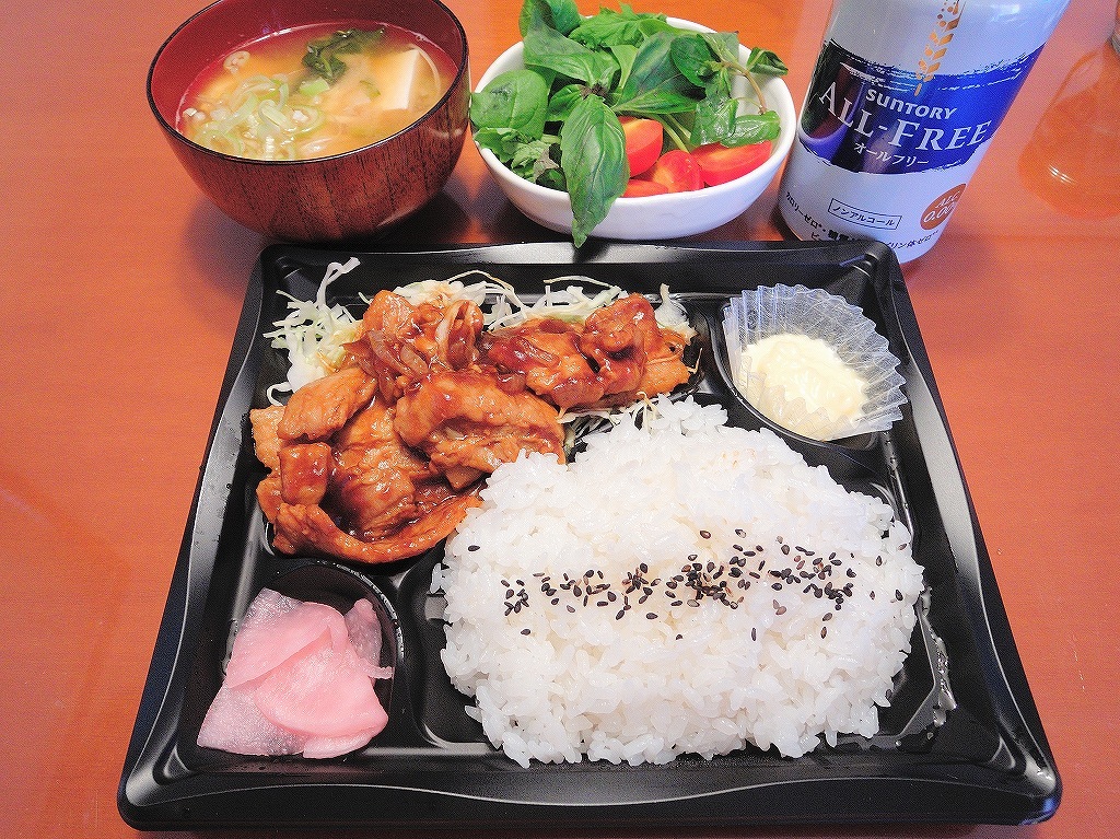 オーケーストアのお弁当(生姜焼き)@自宅_d0402143_17052054.jpg