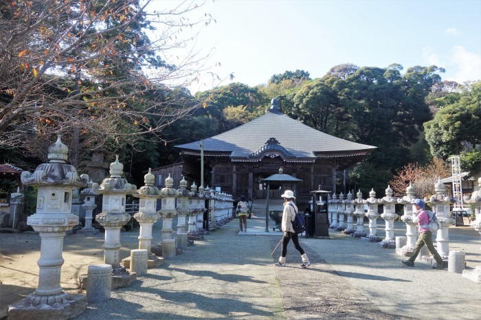 ■今週のウォーキング【11月4日 荻野運動公園➡飯山観音長谷寺迄】_b0033423_00265345.jpg