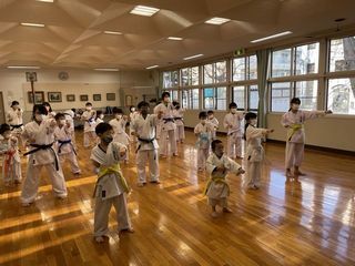 土曜日空手 宮の沢教室 八軒教室 新しい仲間!_c0118332_22320025.jpg