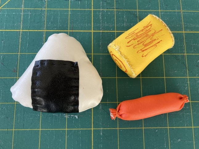 手づくりちびっ子おもちゃ 大苦戦のレザーのおままごと_d0348118_09415873.jpeg