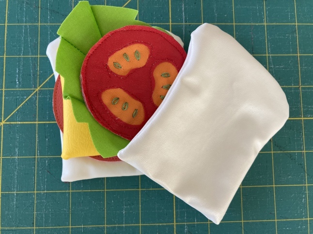 手づくりちびっ子おもちゃ 大苦戦のレザーのおままごと_d0348118_09420783.jpeg