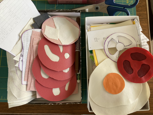 手づくりちびっ子おもちゃ 大苦戦のレザーのおままごと_d0348118_09423276.jpeg