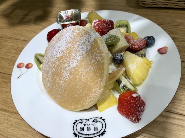 【果実園でフレンチトーストとパンケーキ】_b0009849_16580879.jpeg