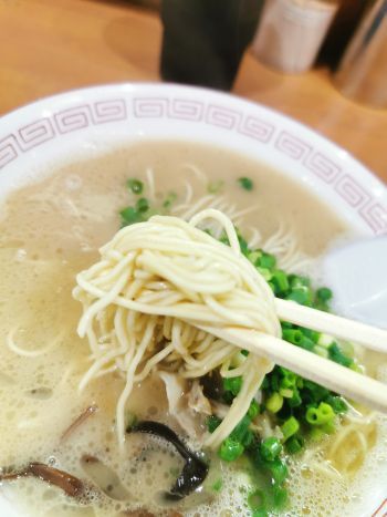 とんこつラーメン しぇからしか 梅田店_a0007462_16141140.jpg