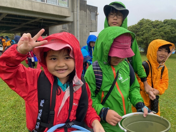 ネコクラブABCM合同◆干潟で収穫まつり(11/06)なかなかない大雨の干潟遊び、それでもおいしい貝をたくさん獲ることが出来ました!_d0363878_21334793.jpg