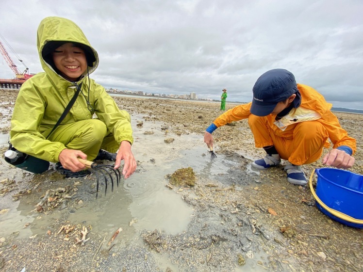 ネコクラブABCM合同◆干潟で収穫まつり(11/06)なかなかない大雨の干潟遊び、それでもおいしい貝をたくさん獲ることが出来ました!_d0363878_21372473.jpg