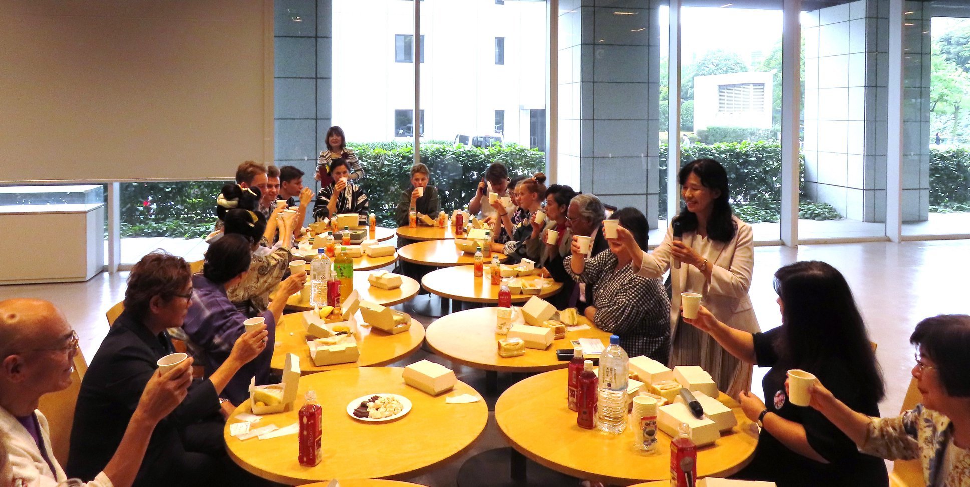 千代田ユネスコ協会 第11回総会@ユネスコ世界寺子屋運動30周年記念 「ベラルーシの子どもたちを囲んで」♡_a0053662_23594875.jpg