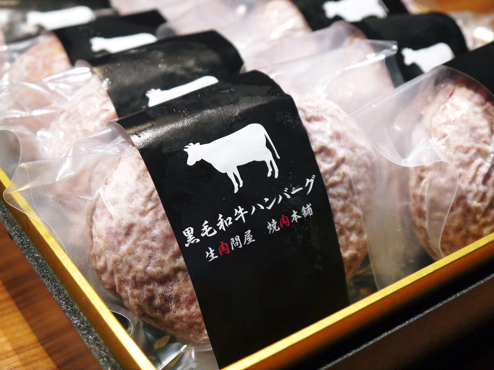 熊本県産の黒毛和牛を100％のハンバーグステーキ！11月17日(水)出荷分残りわずか！ギフト包装も対応します _a0254656_17472679.jpg