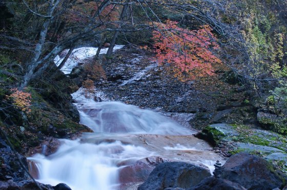 11月3日、紅葉の蓼科「横谷峡」ハイキング、2/3_e0045768_22305066.jpg