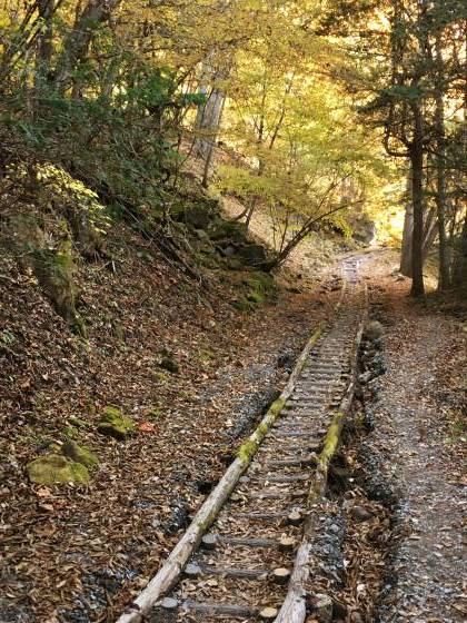 11月3日、紅葉の蓼科「横谷峡」ハイキング、2/3_e0045768_22332176.jpg