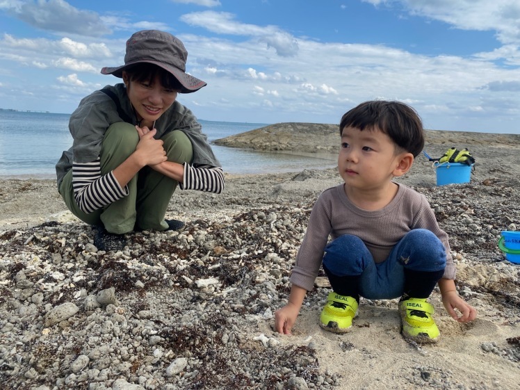 青空ようちえん〔平日〕11/10・砂浜が軽石でいっぱい!ウィークデイは同じ場所で遊ぶからこそ自然の変化も楽しめる!_d0363878_22455183.jpeg