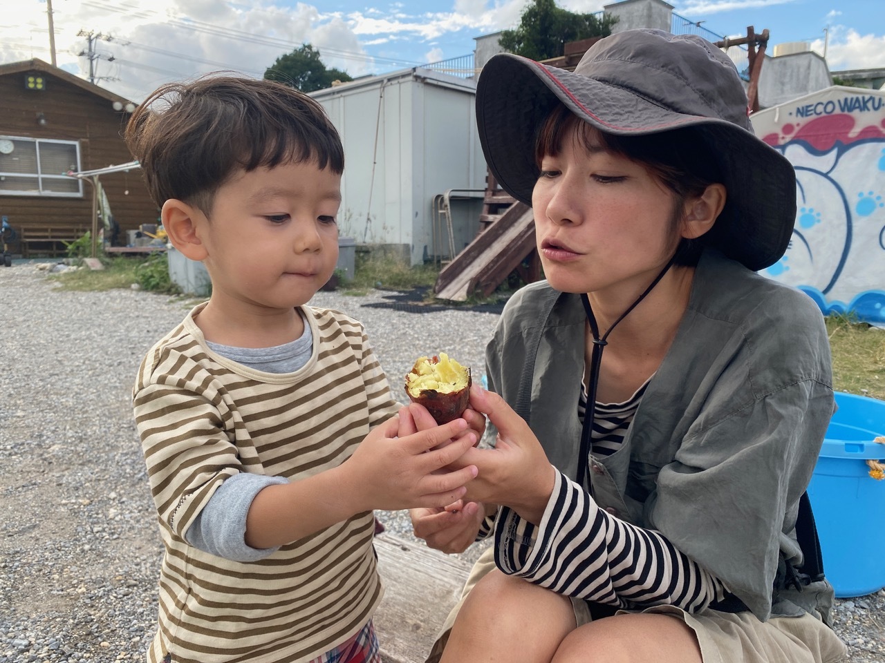 青空ようちえん〔平日〕11/10・砂浜が軽石でいっぱい!ウィークデイは同じ場所で遊ぶからこそ自然の変化も楽しめる!_d0363878_22463190.jpeg
