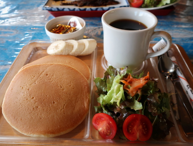レストラン まるほん * 早朝、軽井沢駅に着いた時の朝ごはん♪_f0236260_22350846.jpg