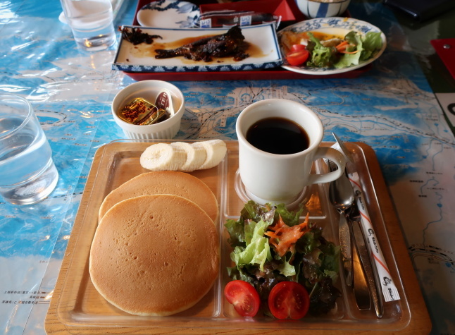 レストラン まるほん ＊ 早朝、軽井沢駅に着いた時の朝ごはん♪_f0236260_22453471.jpg