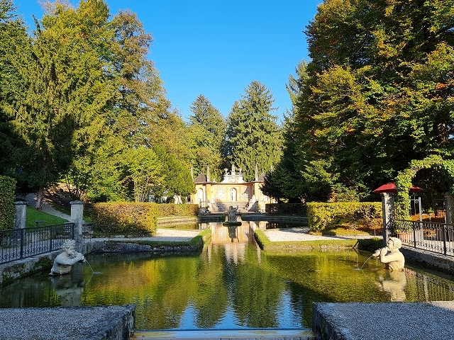 ザルツブルク・ヘルブルン宮殿 仕掛け噴水の庭園_c0167813_00511234.jpg