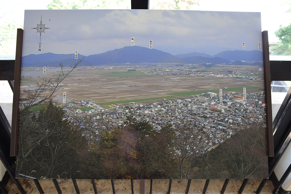 豊臣秀次が築いた八幡山城を歩く。 その1 <登城口~二ノ丸>_e0158128_21174524.jpg