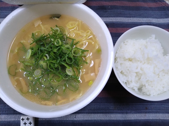 11/14夜勤明け サンヨー食品 天下一品京都濃厚鶏白湯でサービス定食、豚バラニンニク辛子味噌炒め、ドライゼロ@自宅_b0042308_18245296.jpg