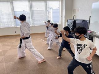 日曜空手　屯田教室　新しい仲間！_c0118332_10514851.jpg